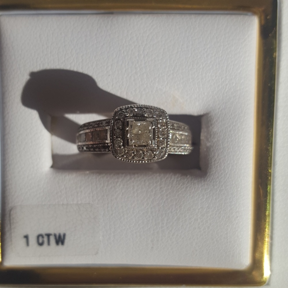 1 karat diamond engagment ring